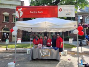 Vali Team hosting the Canine Cafe